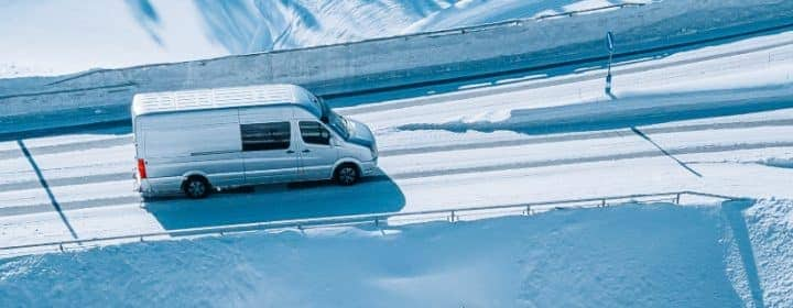 Header - rijden in sneeuw met camper