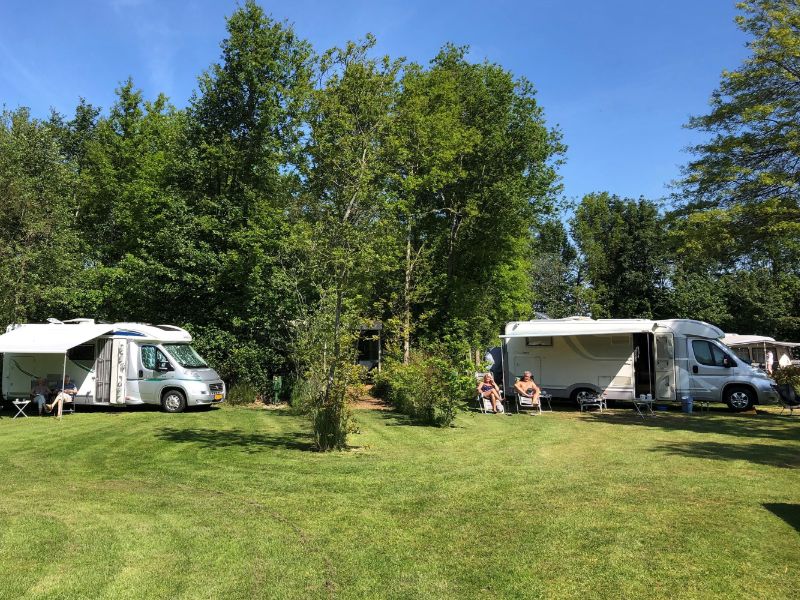 10 mooie camperplaatsen in Nederland