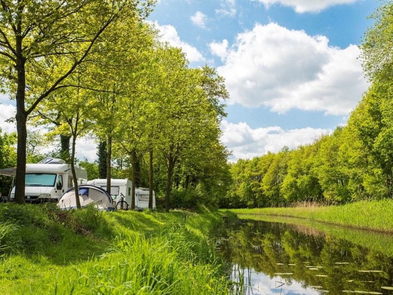 10 mooie camperplaatsen in Nederland